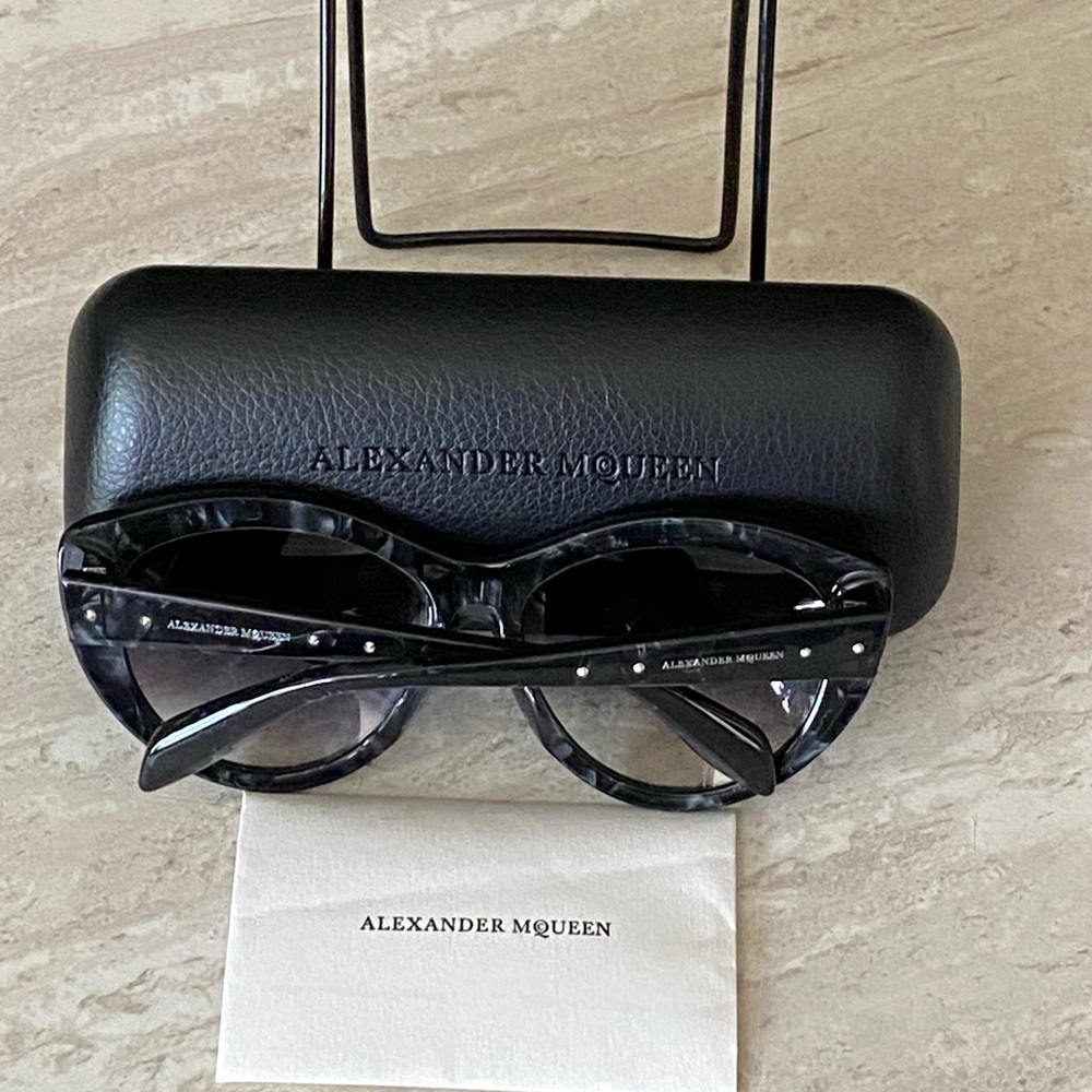 Alexander McQueen Glasses